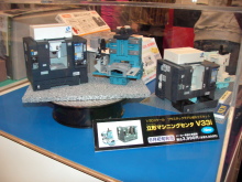 立形マシニングセンタ　V33i