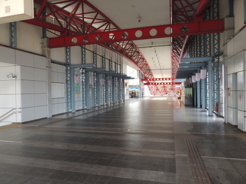 豊川駅の東西自由通路