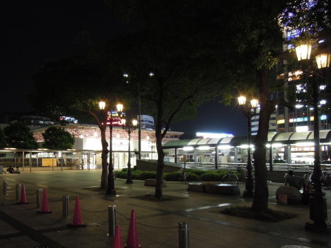 夜の金山総合駅南口