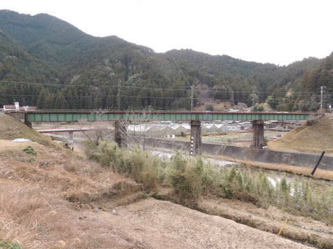 静岡県道1号飯田富山佐久間線から見る第4相川橋梁