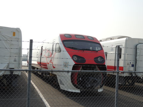 台湾鉄路管理局 TEMU2000形 普悠瑪（プユマ）号「TED2006」